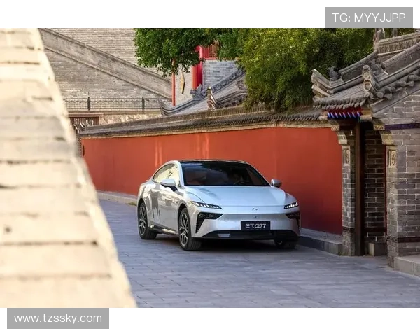 10 万级轿跑逆天了?东风奕派 2025 款 eπ007 横空出世,年轻人真能冲